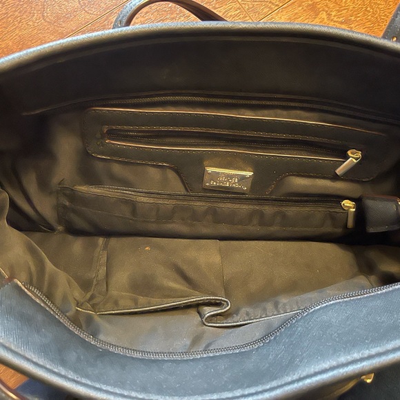 Micheal Kors Bag - Picture 4 of 5